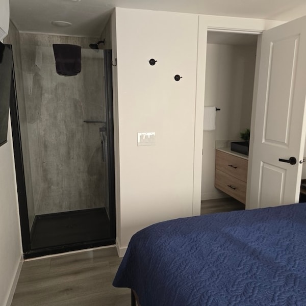 Yogi Bear™ Two Bedroom Glamping Cabin-13